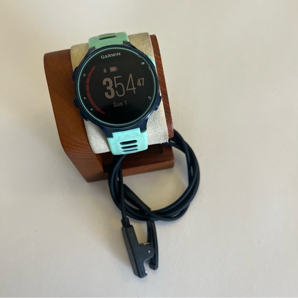 Garmin Forerunner 735XT (rare model excellent condition)